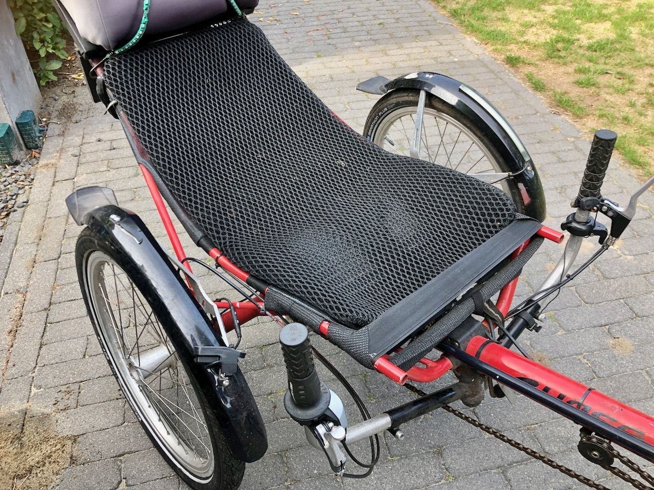 Stoel van Hase Kettwiesel aangepast naar ligstoel