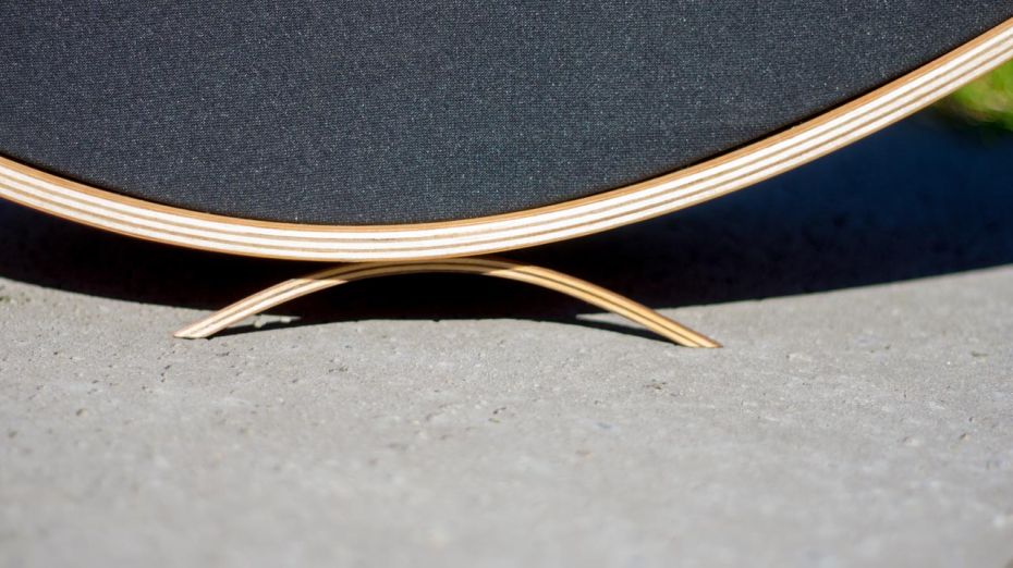 Voet van BT speaker houtfineer