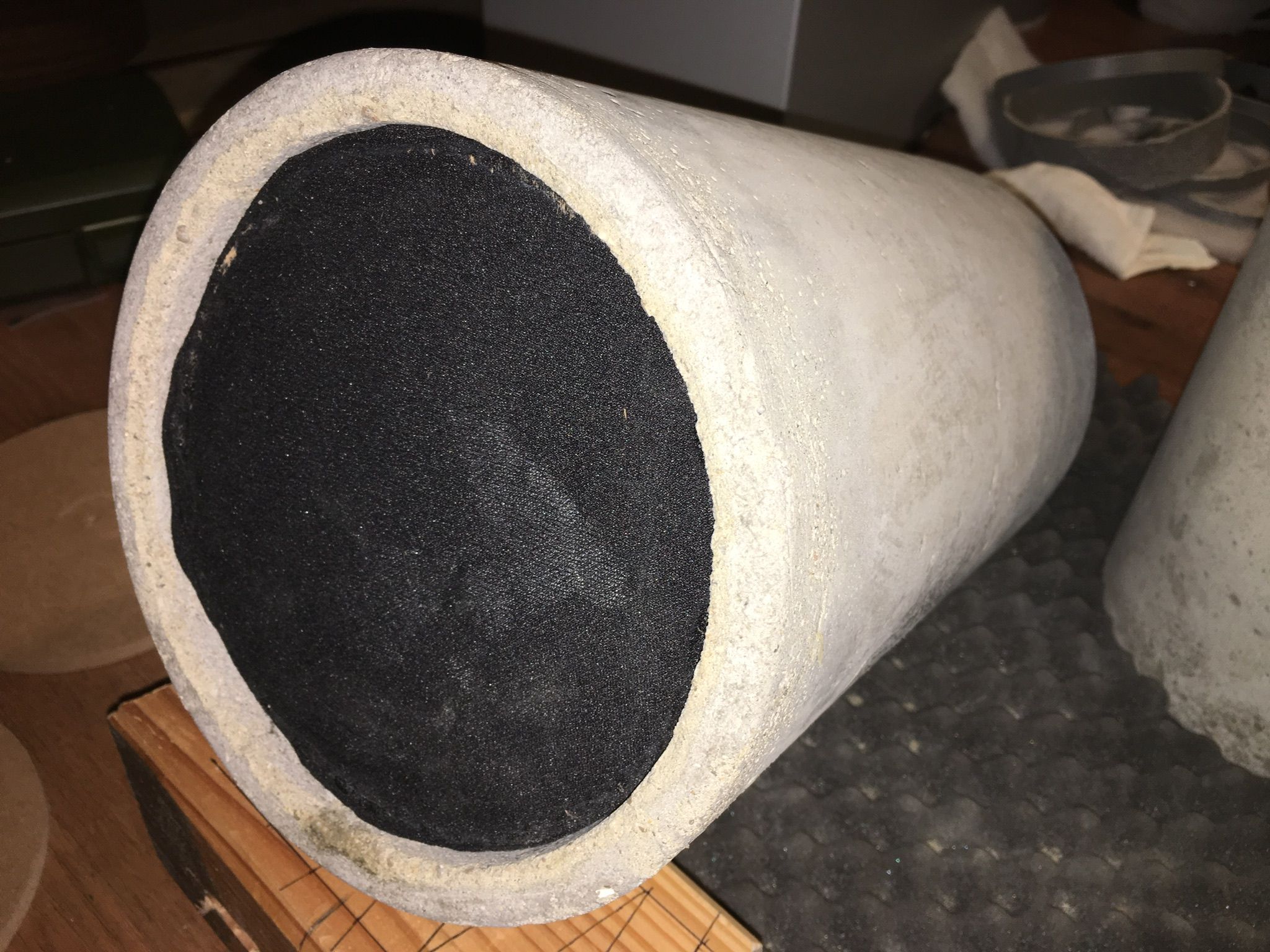Beton speakerbehuizing zelfbouw