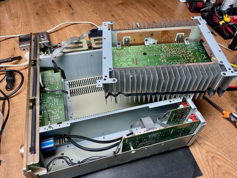 Denon PMA-1500 versterker open