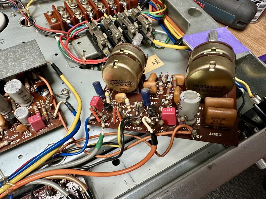 Marantz Model 2010 condensatoren vervangen