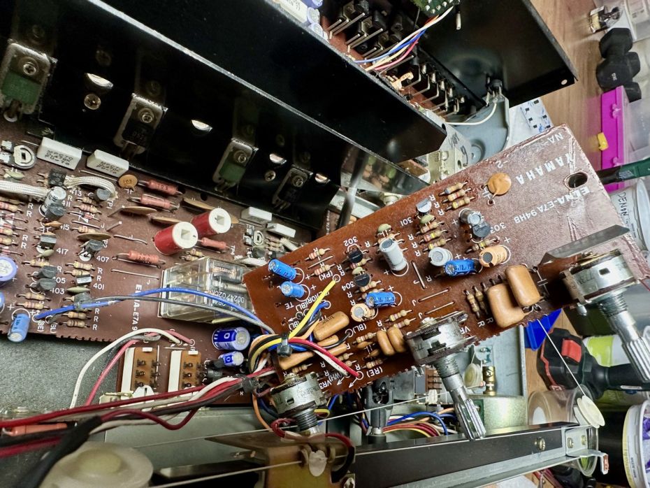 Yamaha receiver open ter reparatie