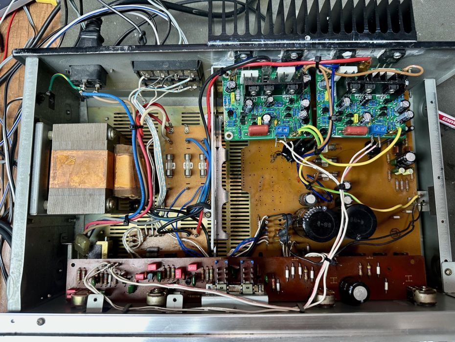 STK module van Akai versterker eruit gehaald