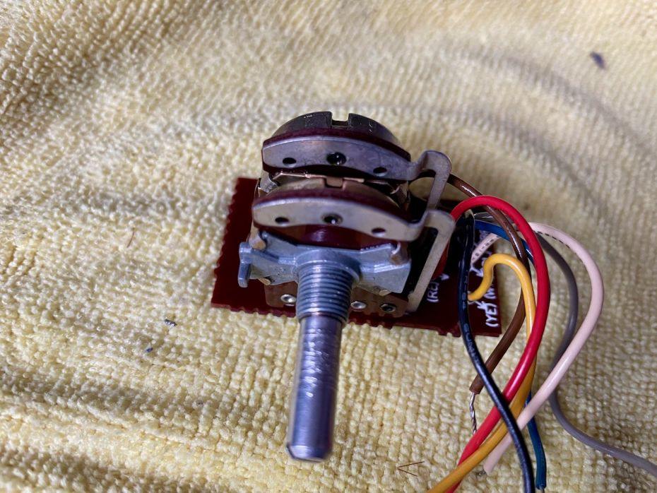 Volume Potmeter van Yamaha CA-610