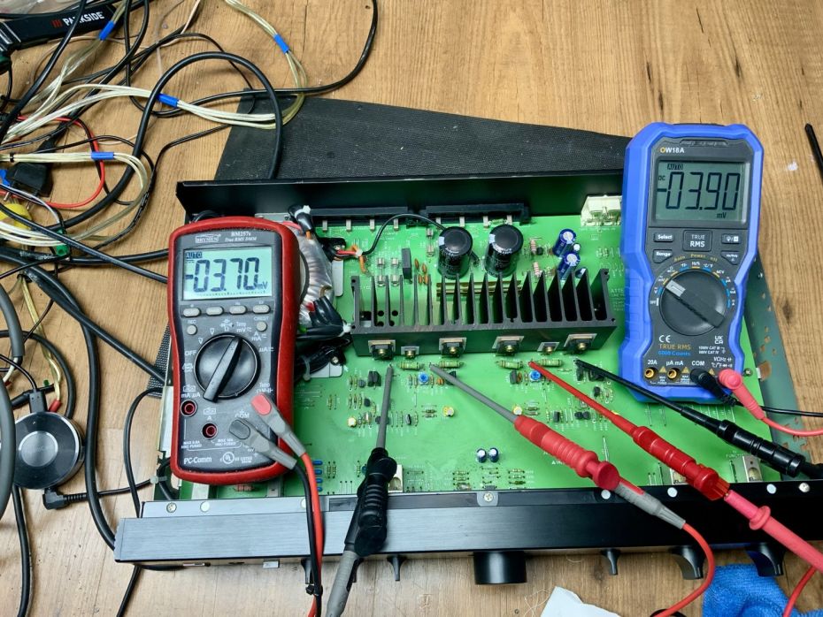 Rotel versterker BIAS afregelen.