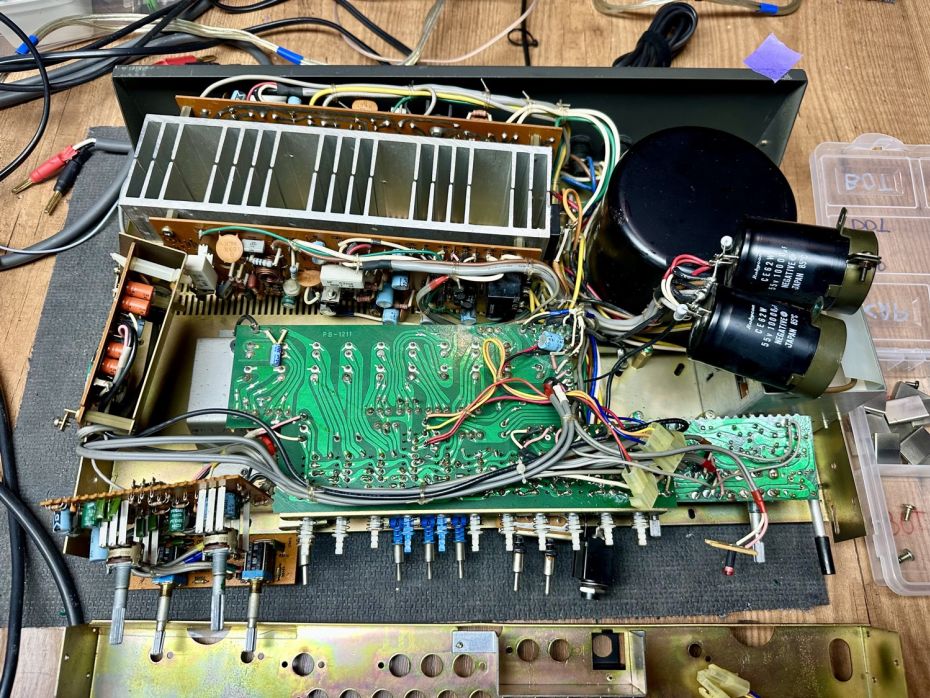 Luxman L-5 versterker open