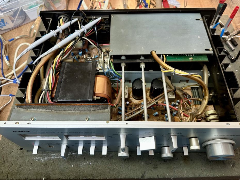 YAMAHA CA-810 open ter reparatie