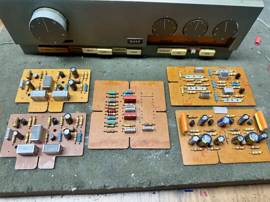 QUAD 33 printplaten met nieuwe condensatoren