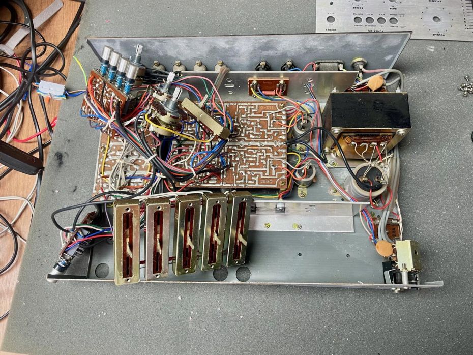 Eagle International AA.6 potmeters en schakelaars