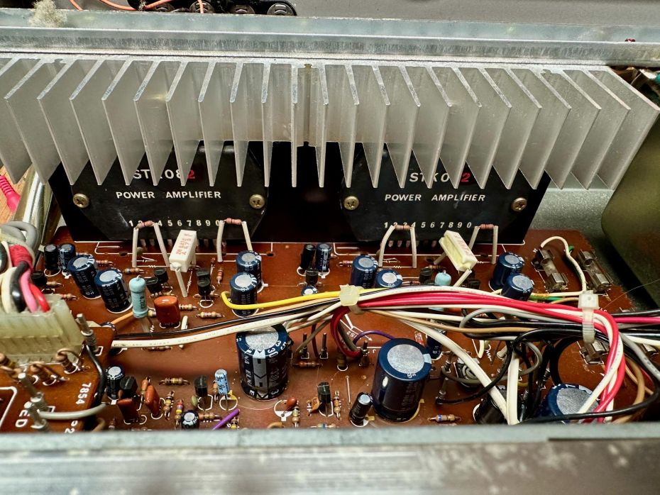 Akai am-2350 met twee STK modules