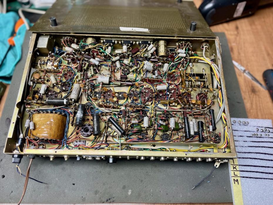 Onderkant buitenversterker