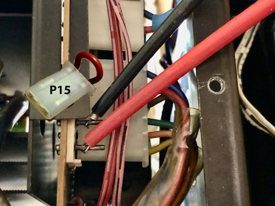 Bias stroom meten door pen P15 te verwijderen