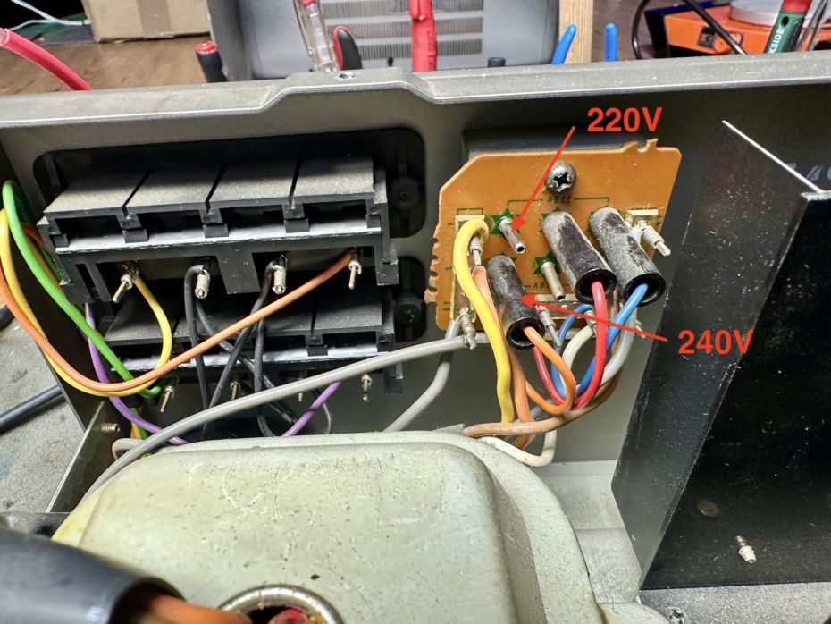 Sony TA-F4A versterker 220V naar 240V omzetten