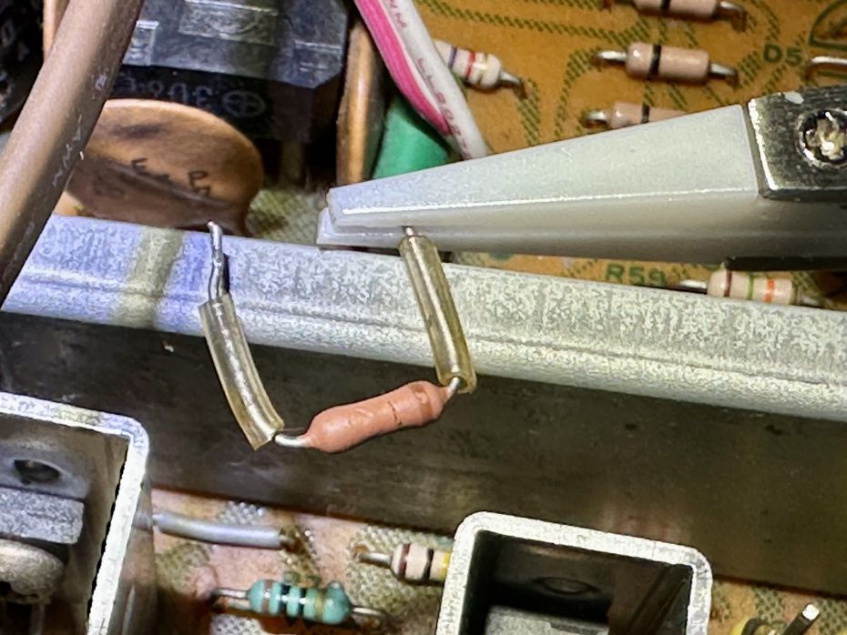 0Ohm weerstand is defect.