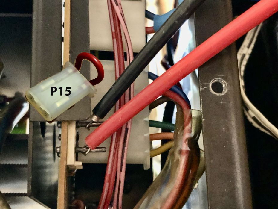 Bias stroom meten door pen P15 te verwijderen