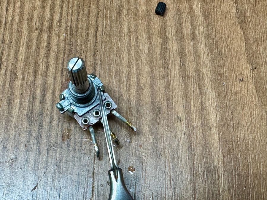 Potmeter openmaken