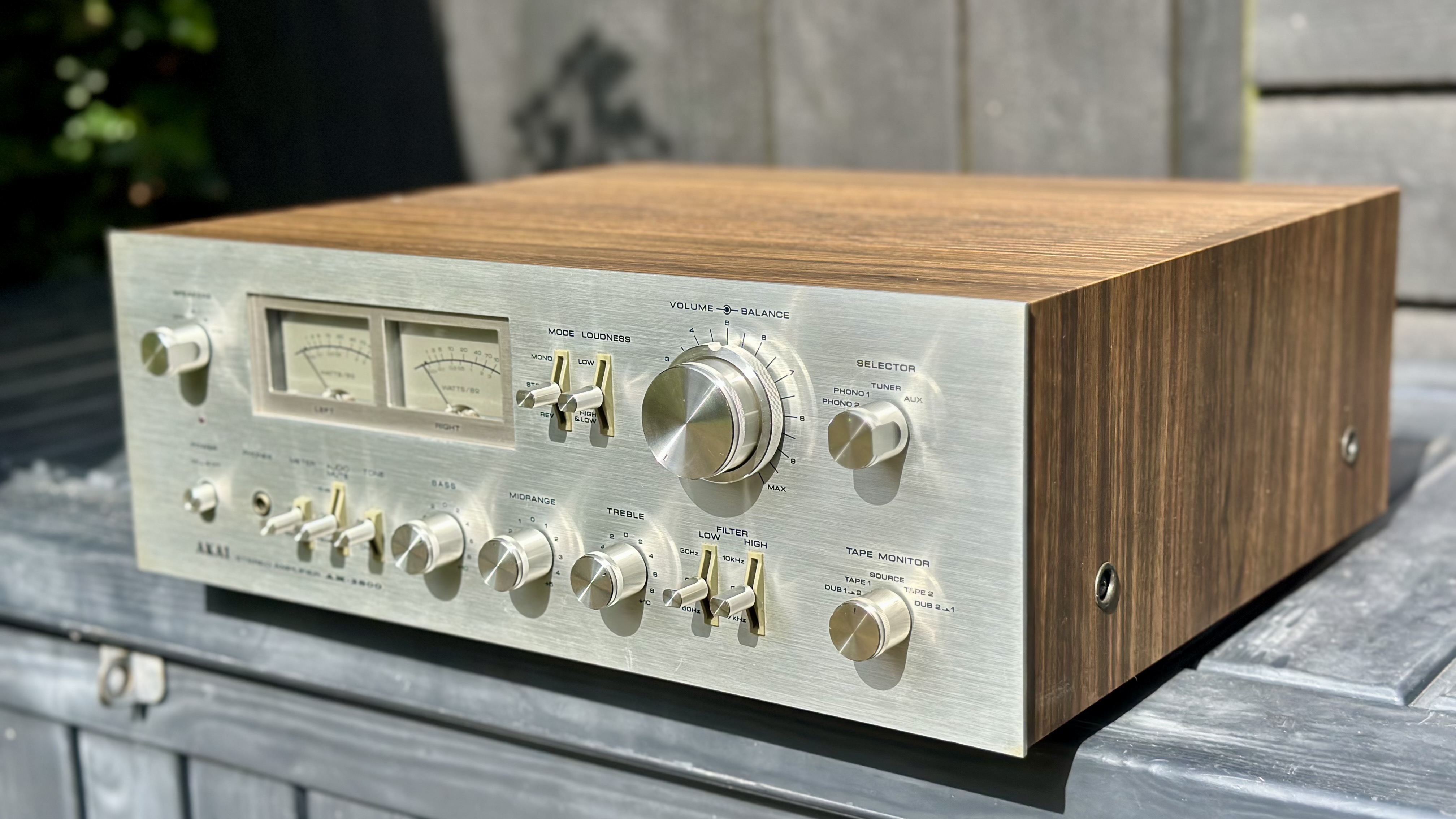Akai AM-2800 gerepareerd en gepoetst. In nieuwstaat