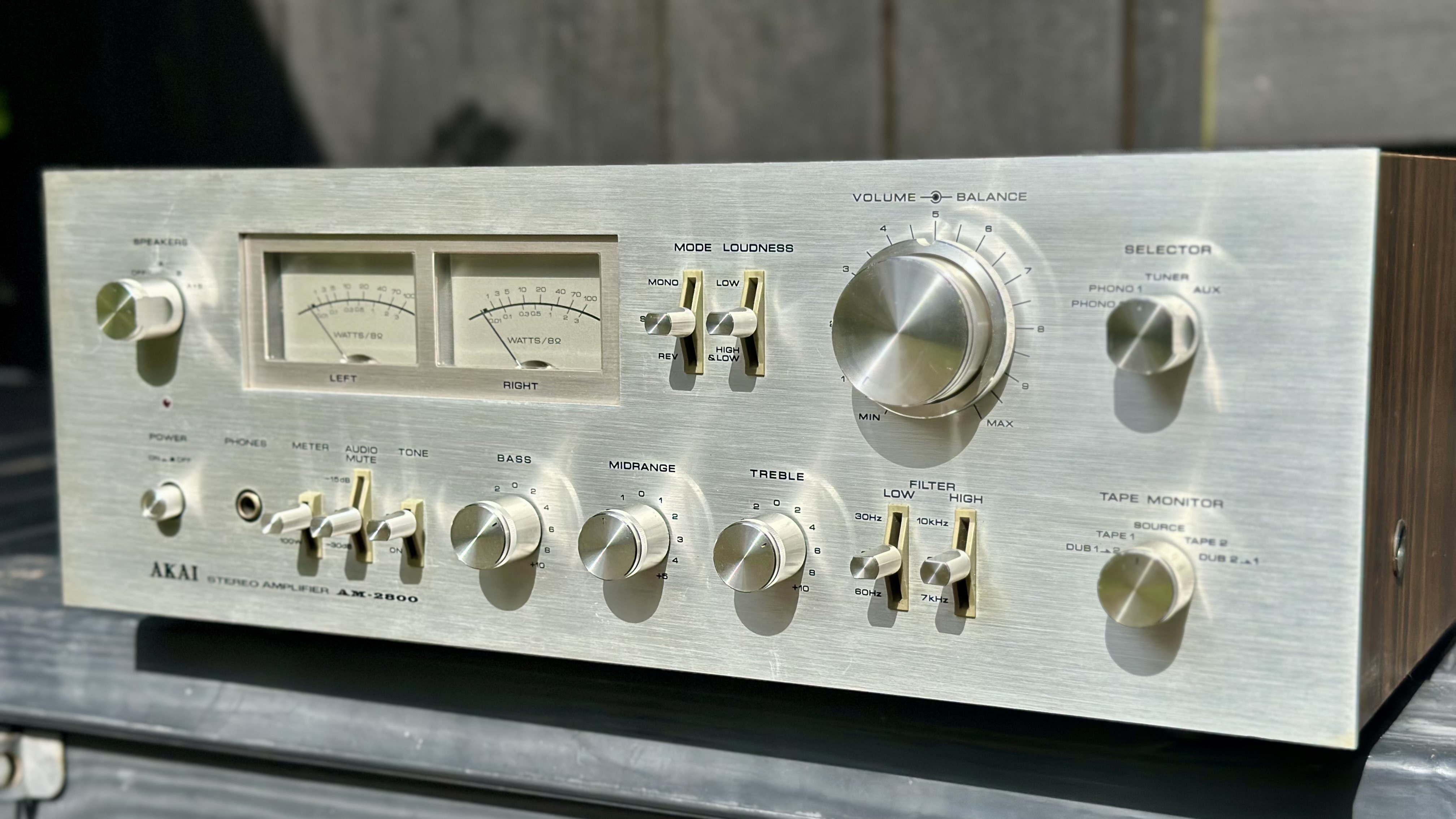 Akai AM-2800 gerepareerd en gepoetst. In nieuwstaat