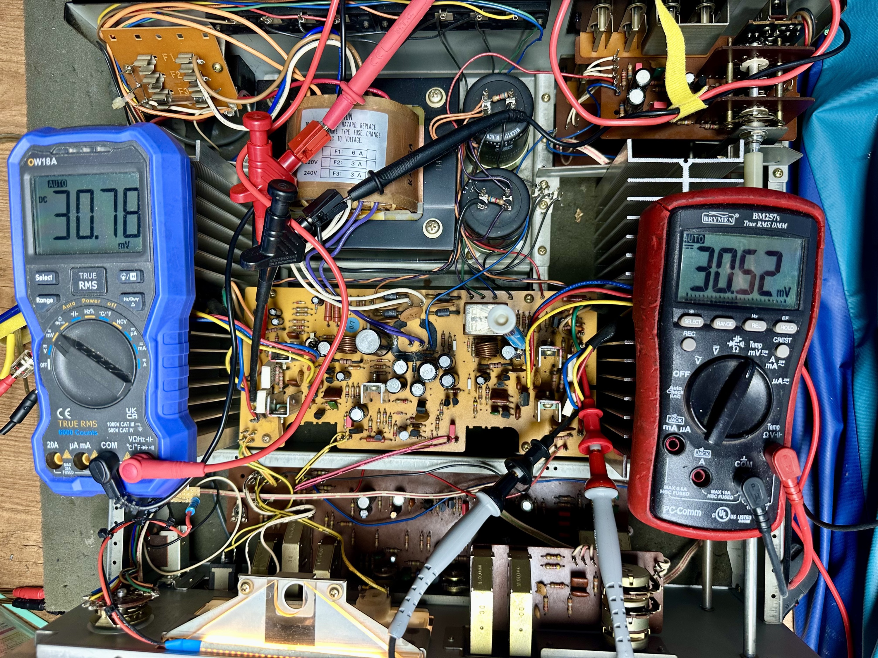 Bias van Akai AM-2800 afgeregeld