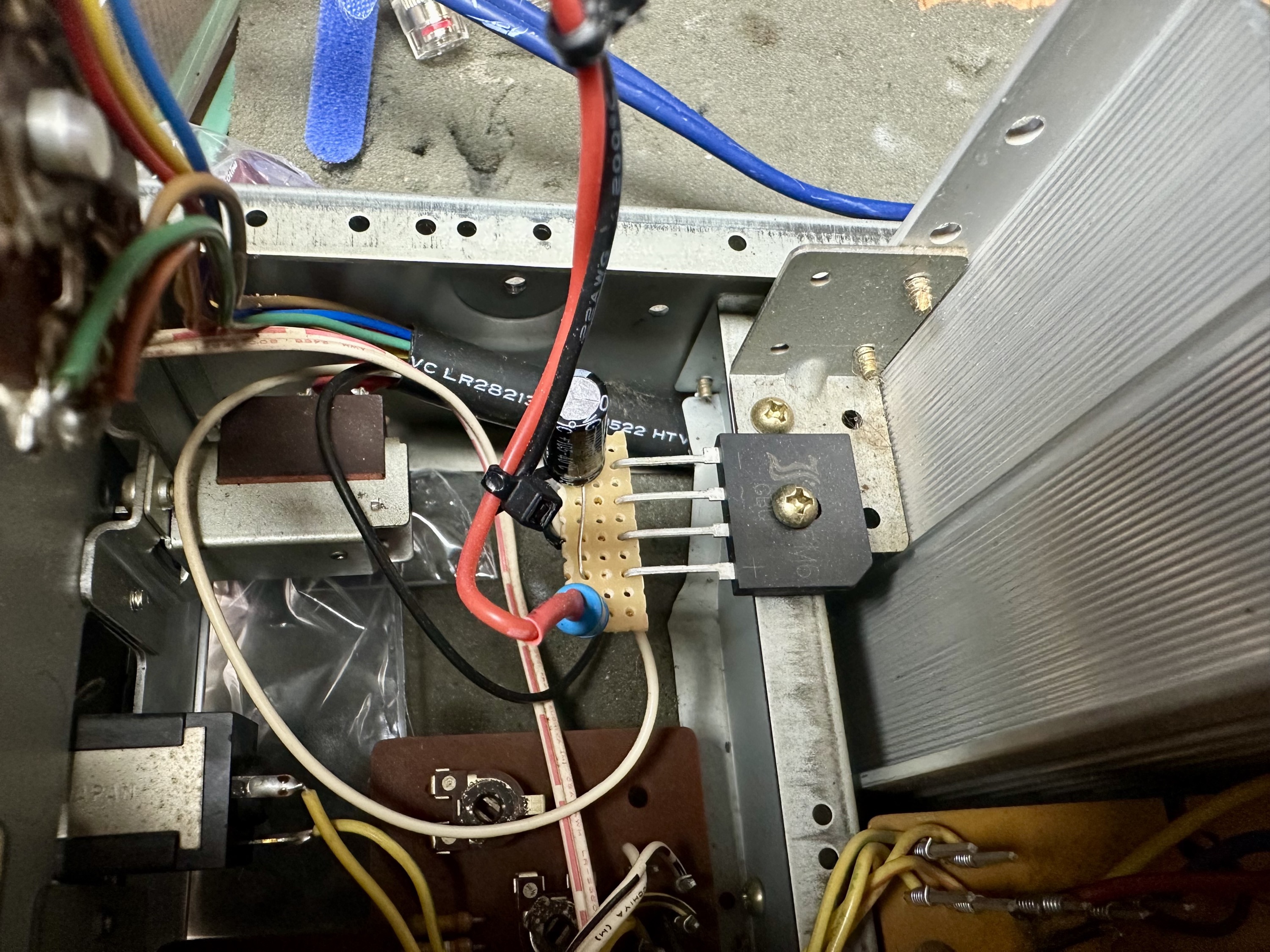 Wisselspanning naar gelijkspanning voor LED strip van VU meter
