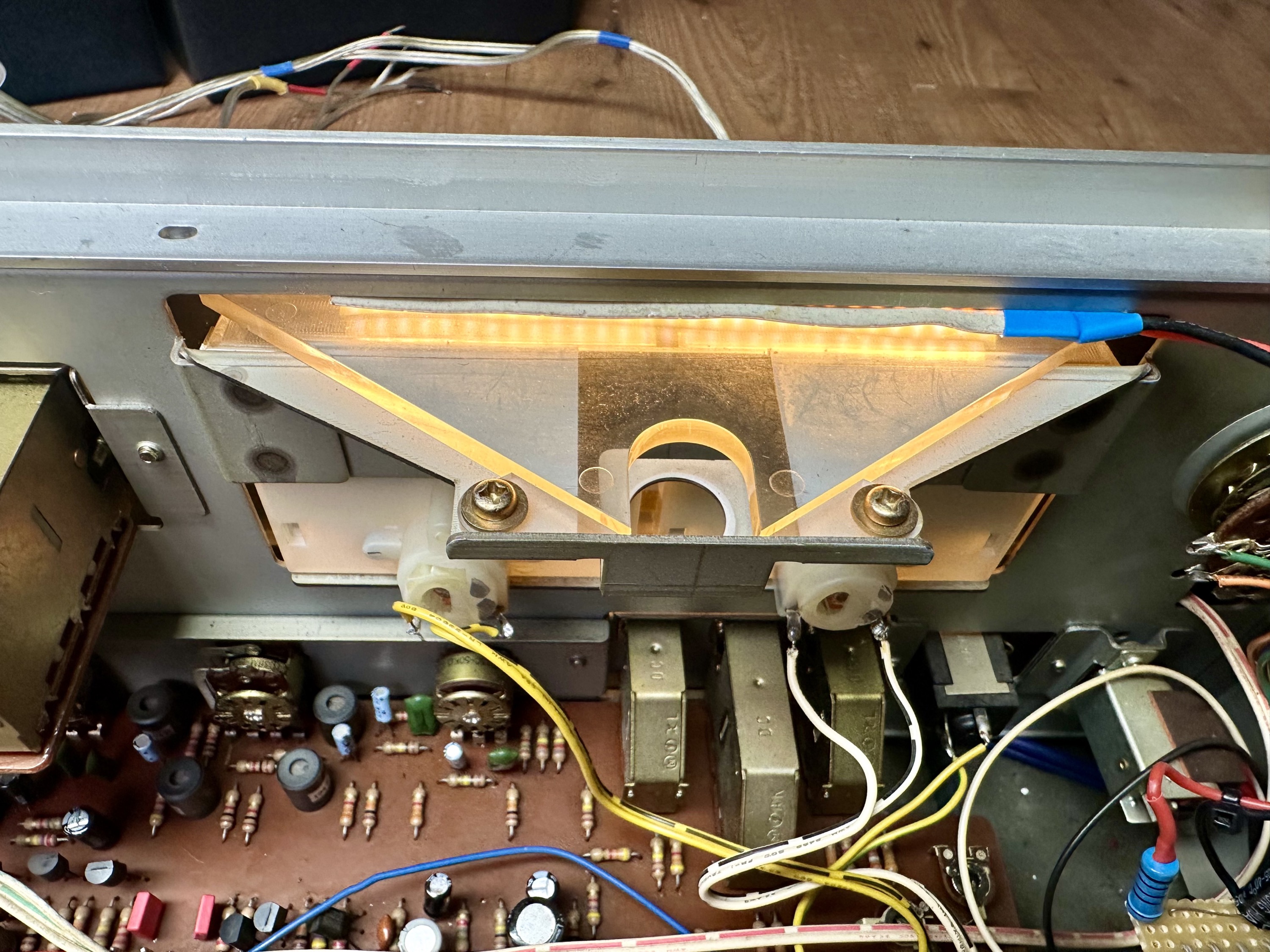 VU meters voorzien van LED strip ipv gloeilamp