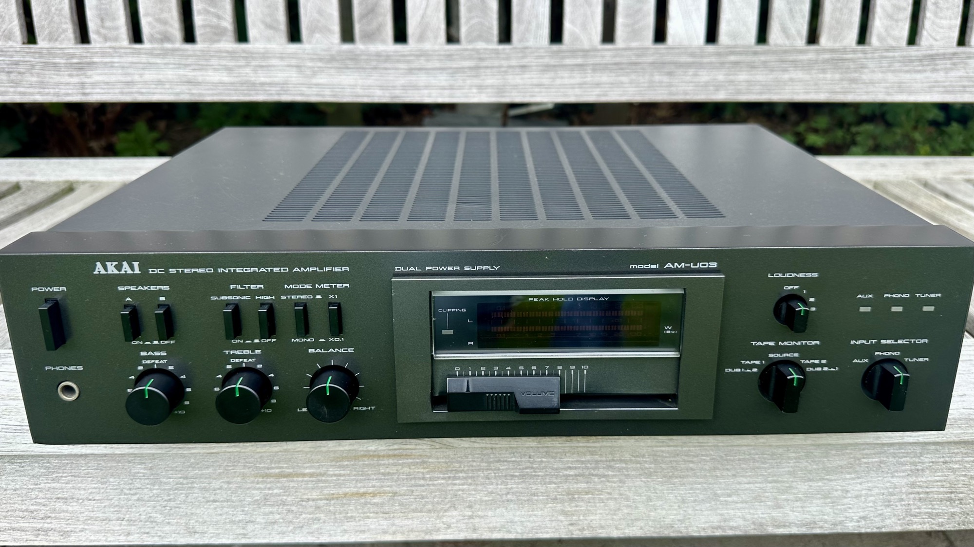 Akai versterker na de reparatie