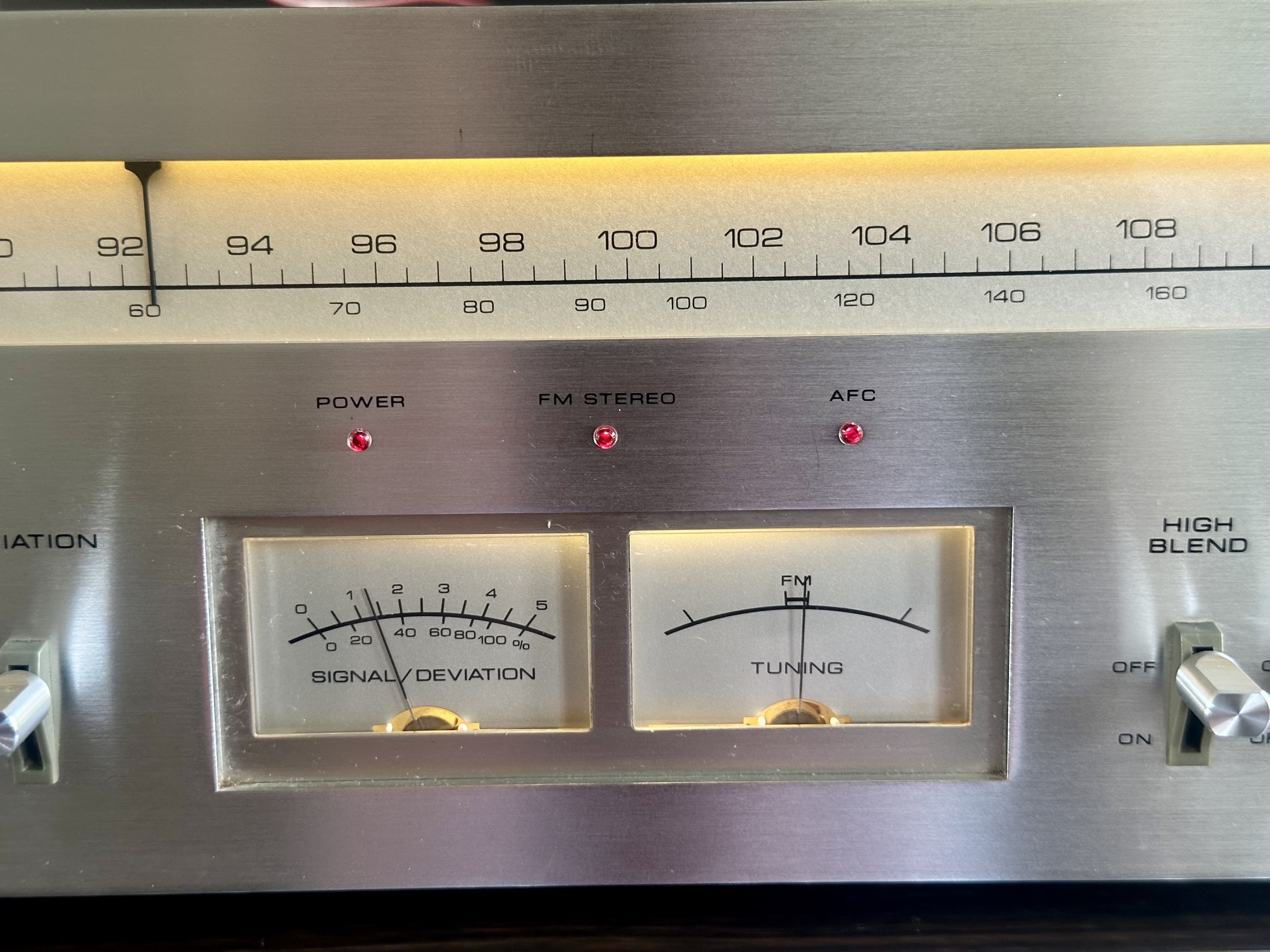 Meters op Akai AT-2600 tuner
