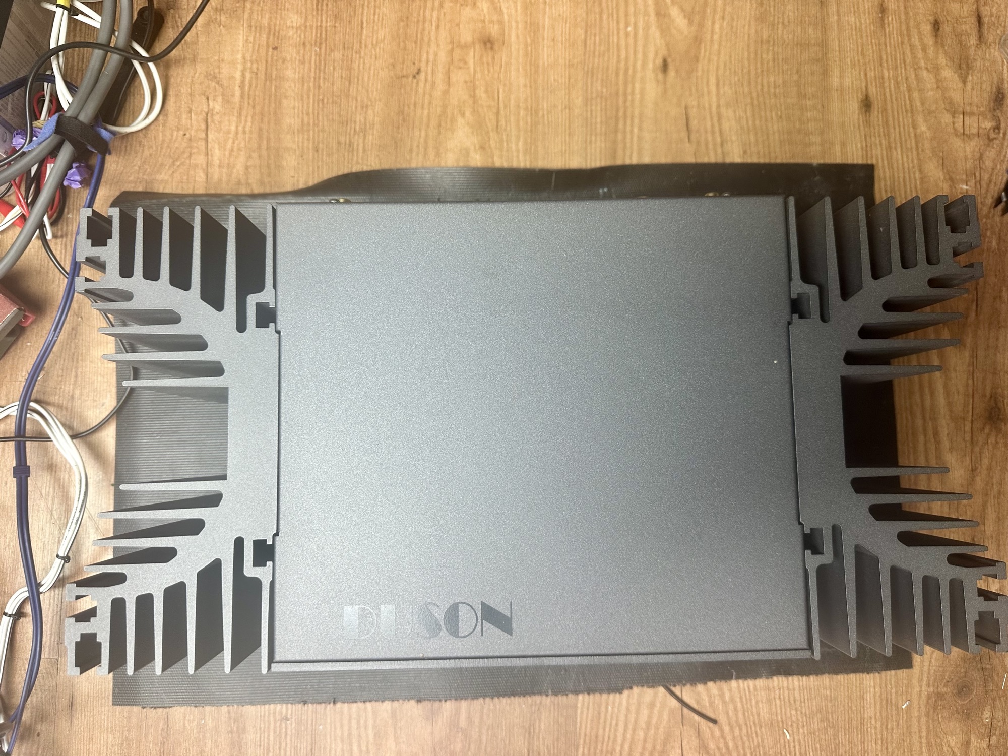 Bovenaanzicht DUSON A 10 2x 45 watt class A versterker