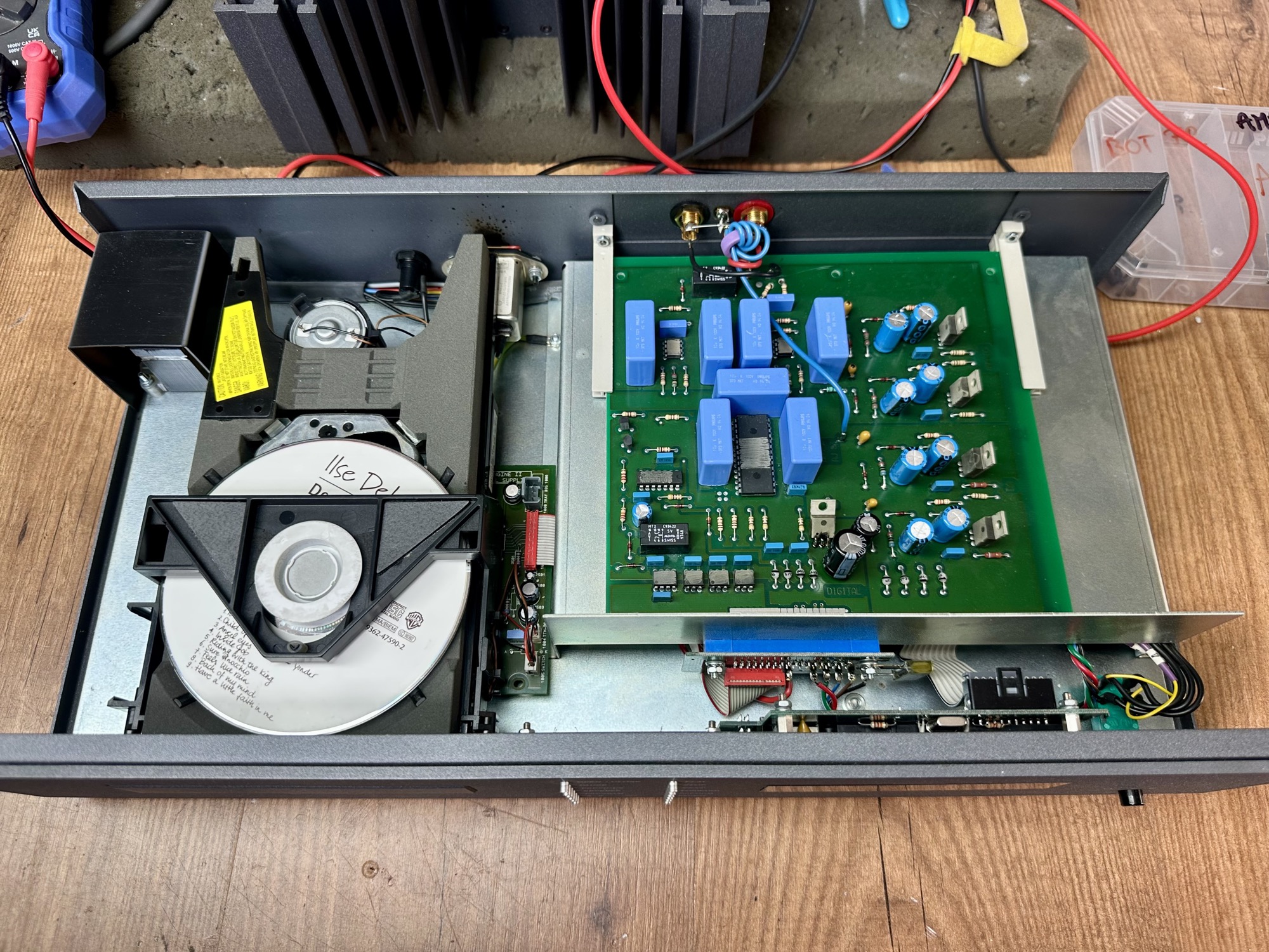 Duson CD 100 cd-speler open ter reparatie