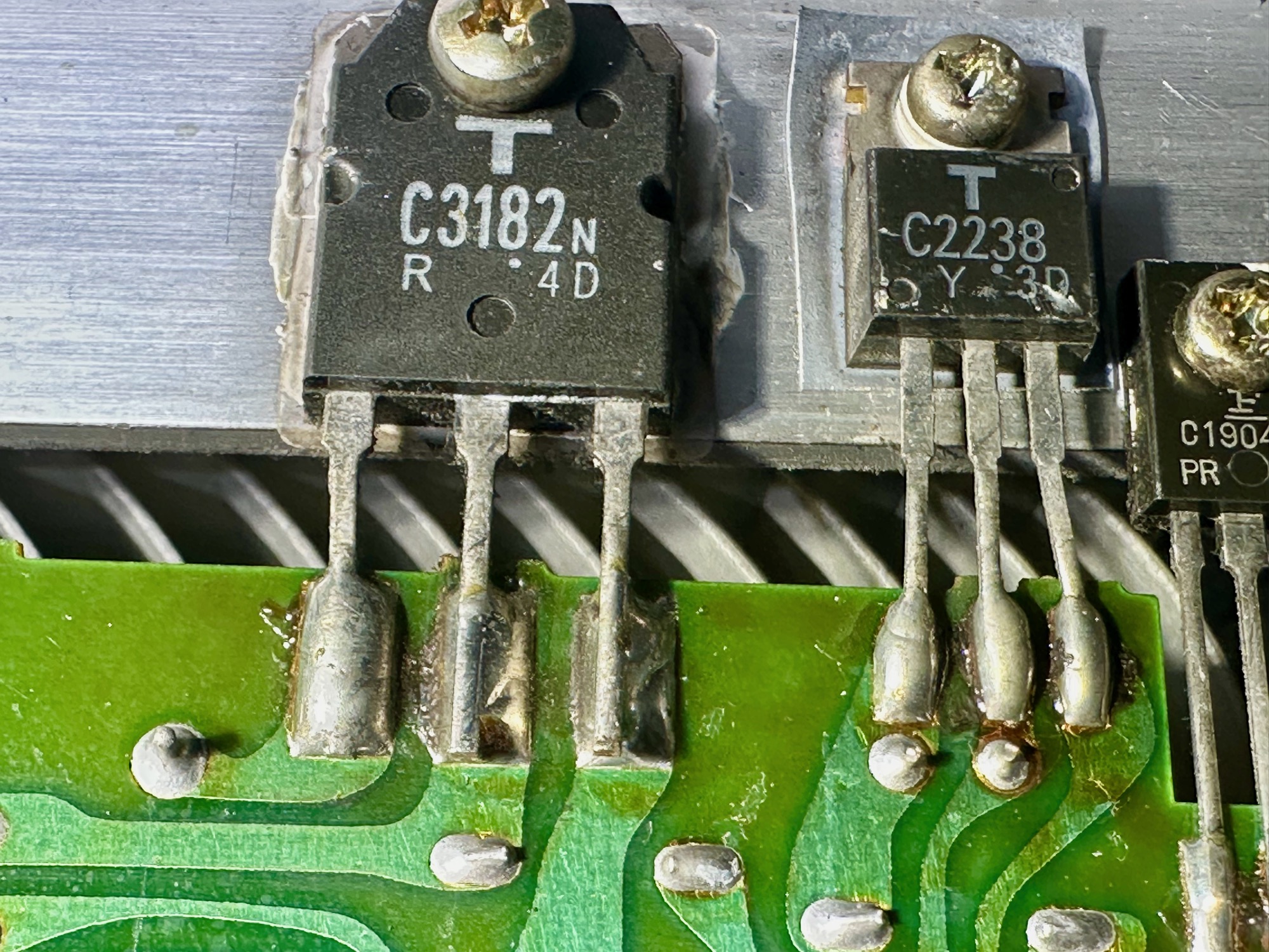 Schoongemaakte 2SC3182 transistor