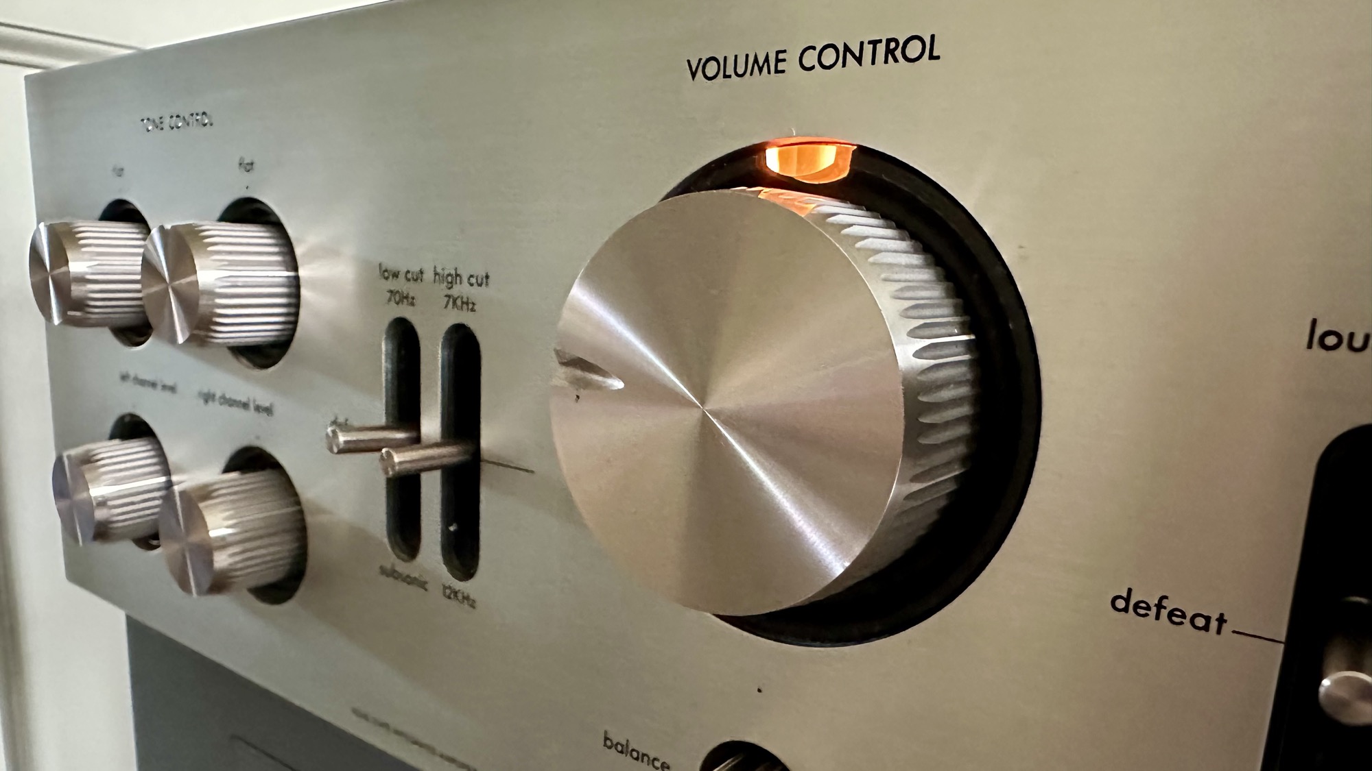 Luxman L-81 versterker in gebruik.