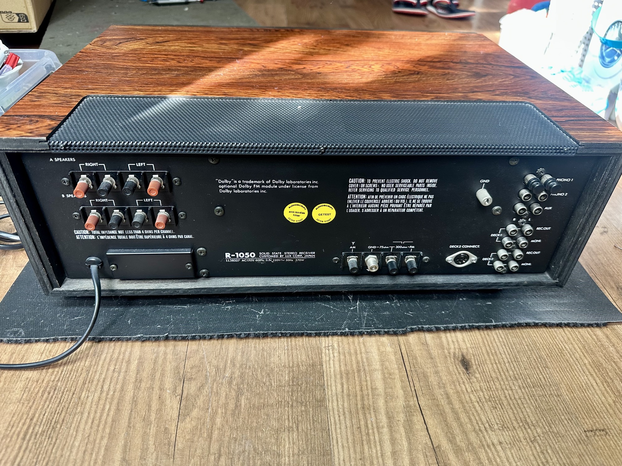 Luxman R-1050 receiver achterkant