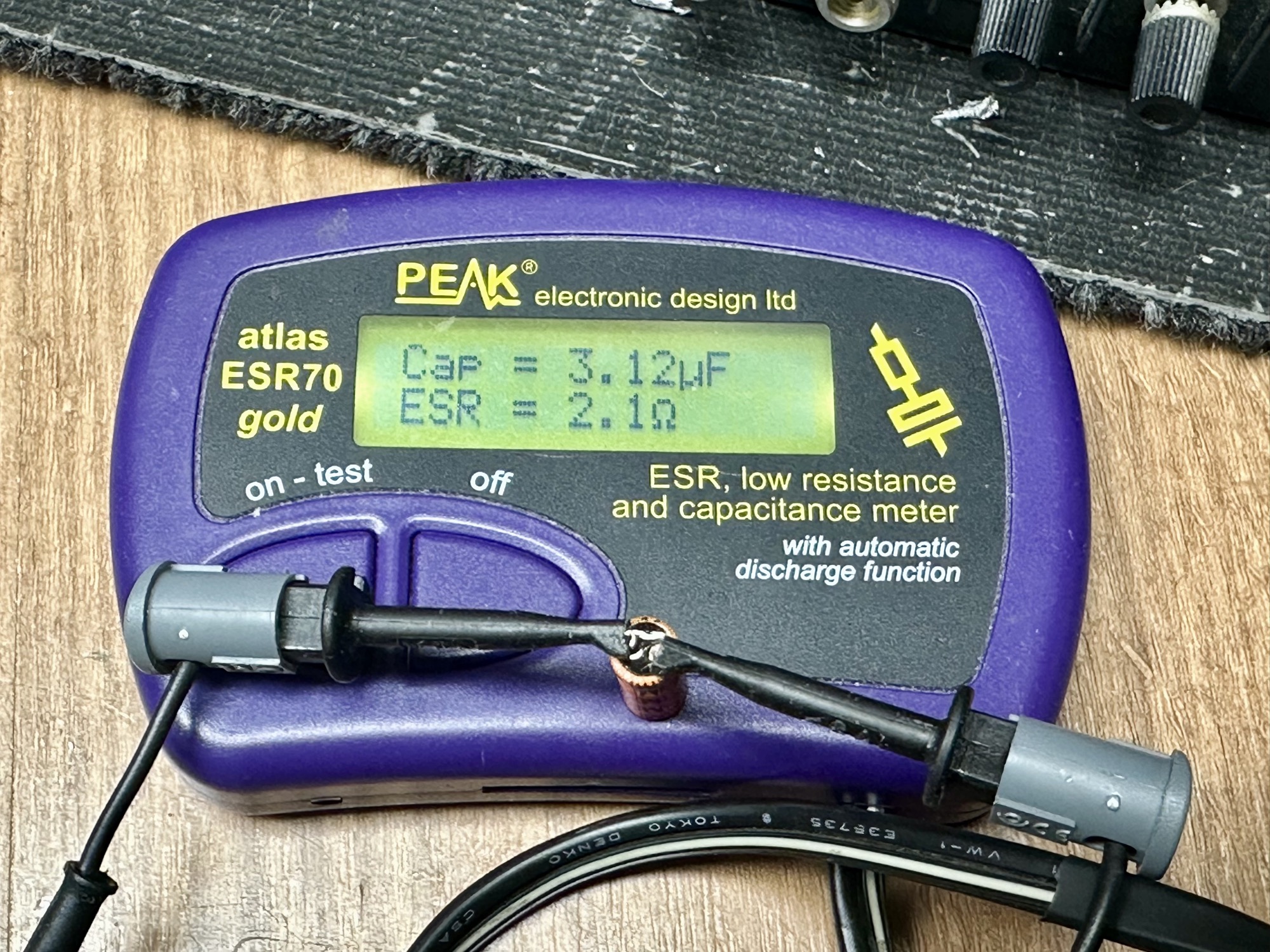 Koppelcondensatoren van Luxman R-1050 nameten