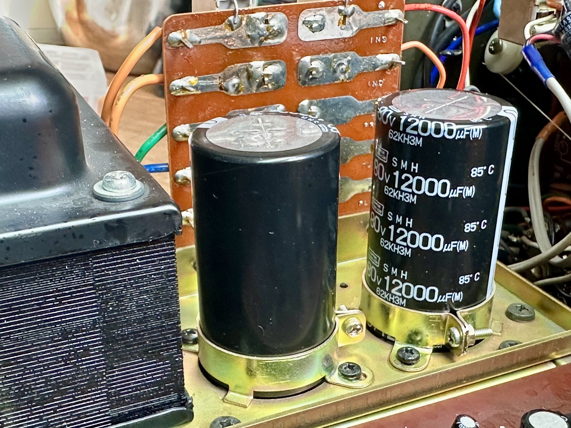 Nieuwe 12.000uF buffer elco's