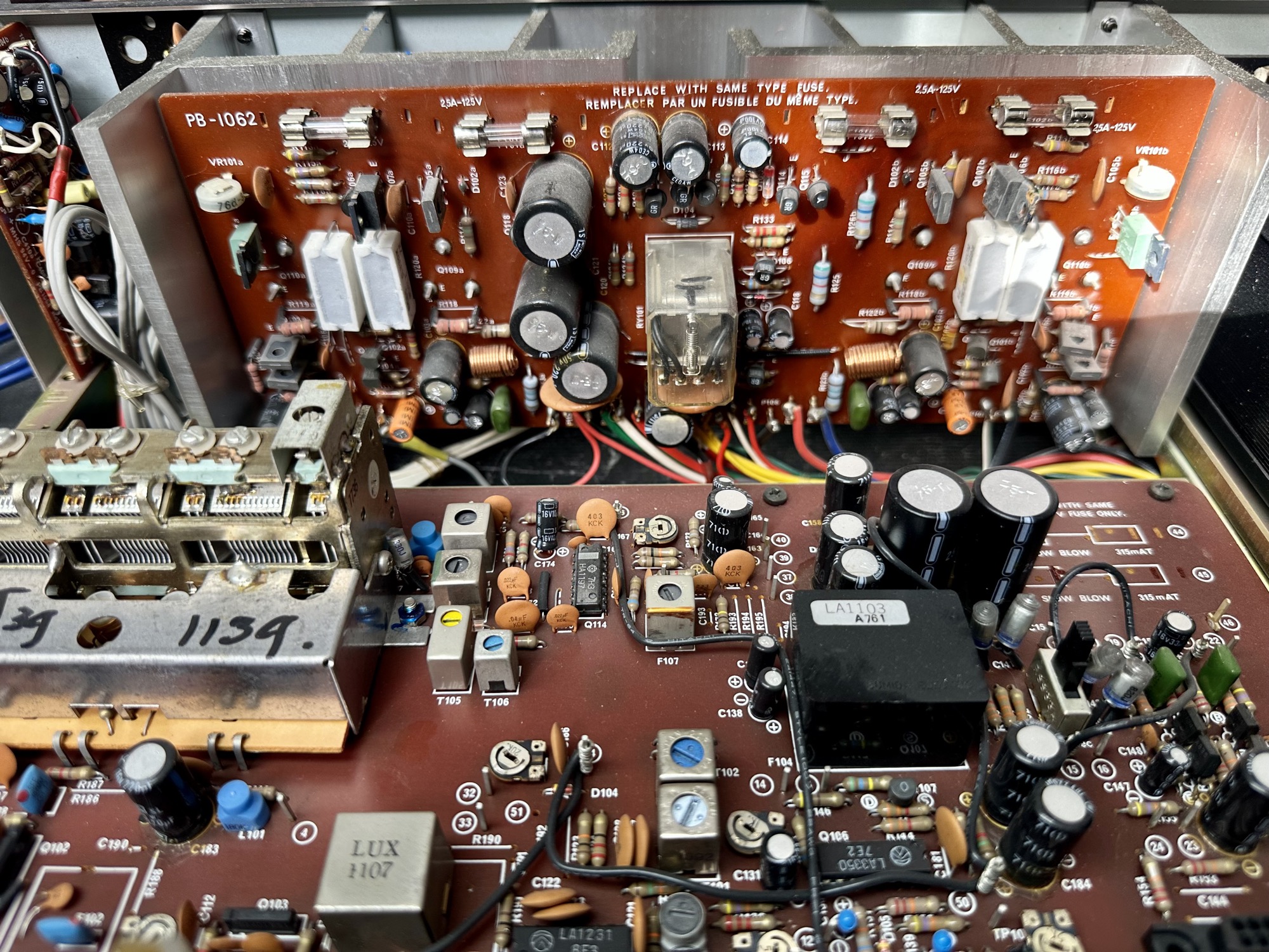 Luxman R-1050 receiver eindversterker en tuner printplaten