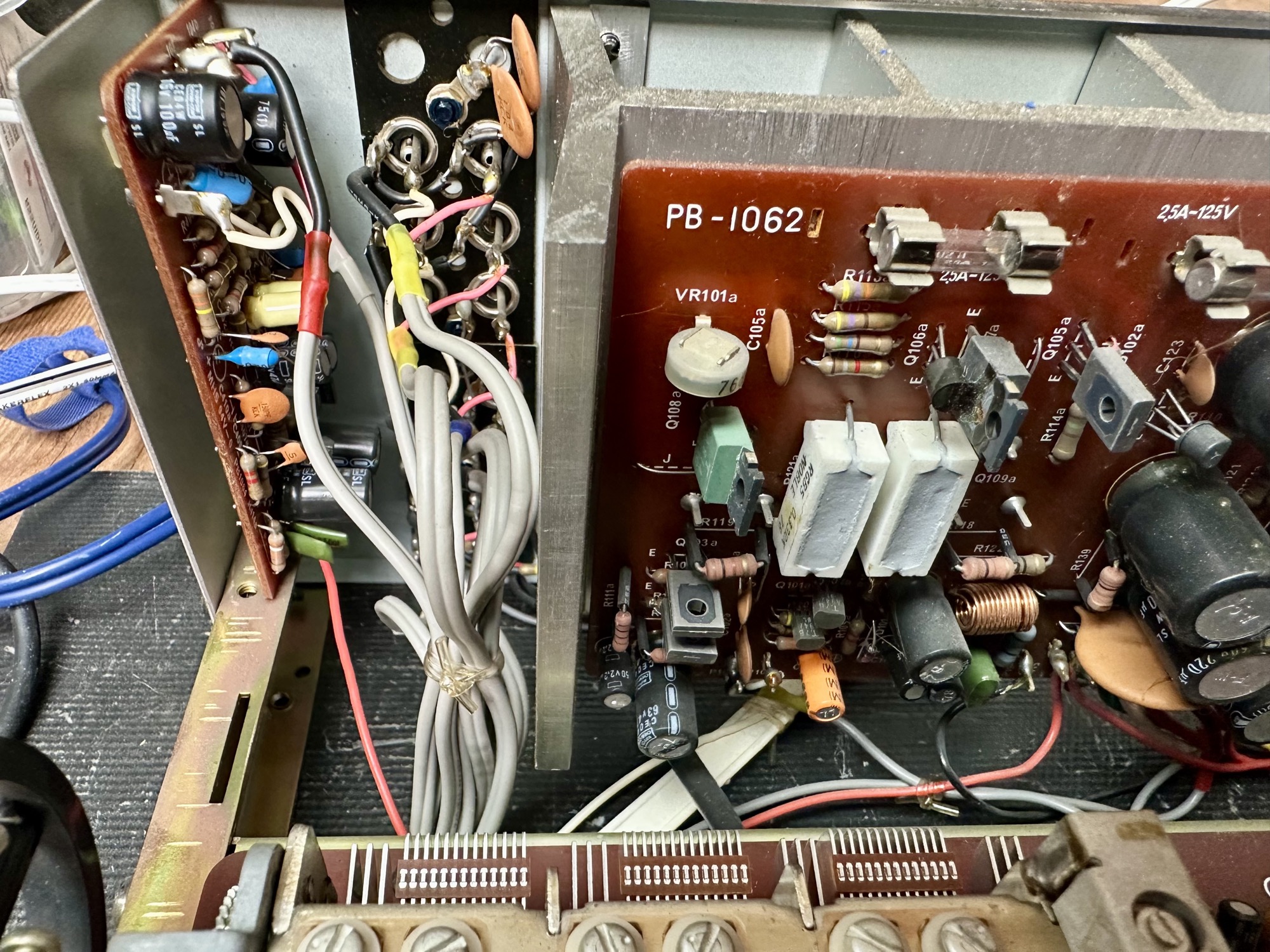 Luxman R-1050 receiver phono voorversterker printplaten