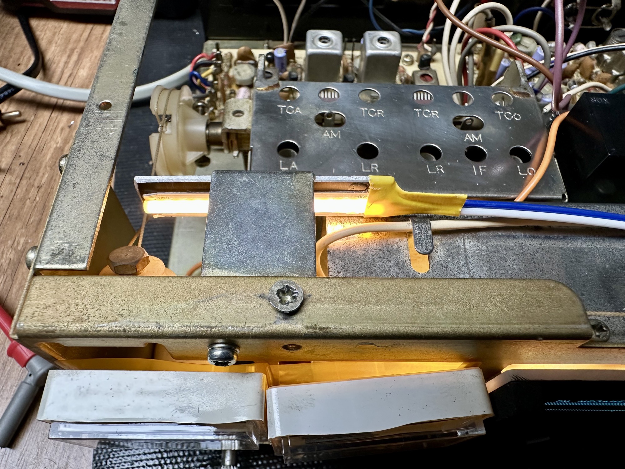 Cob lesstrip in Luxman tuner