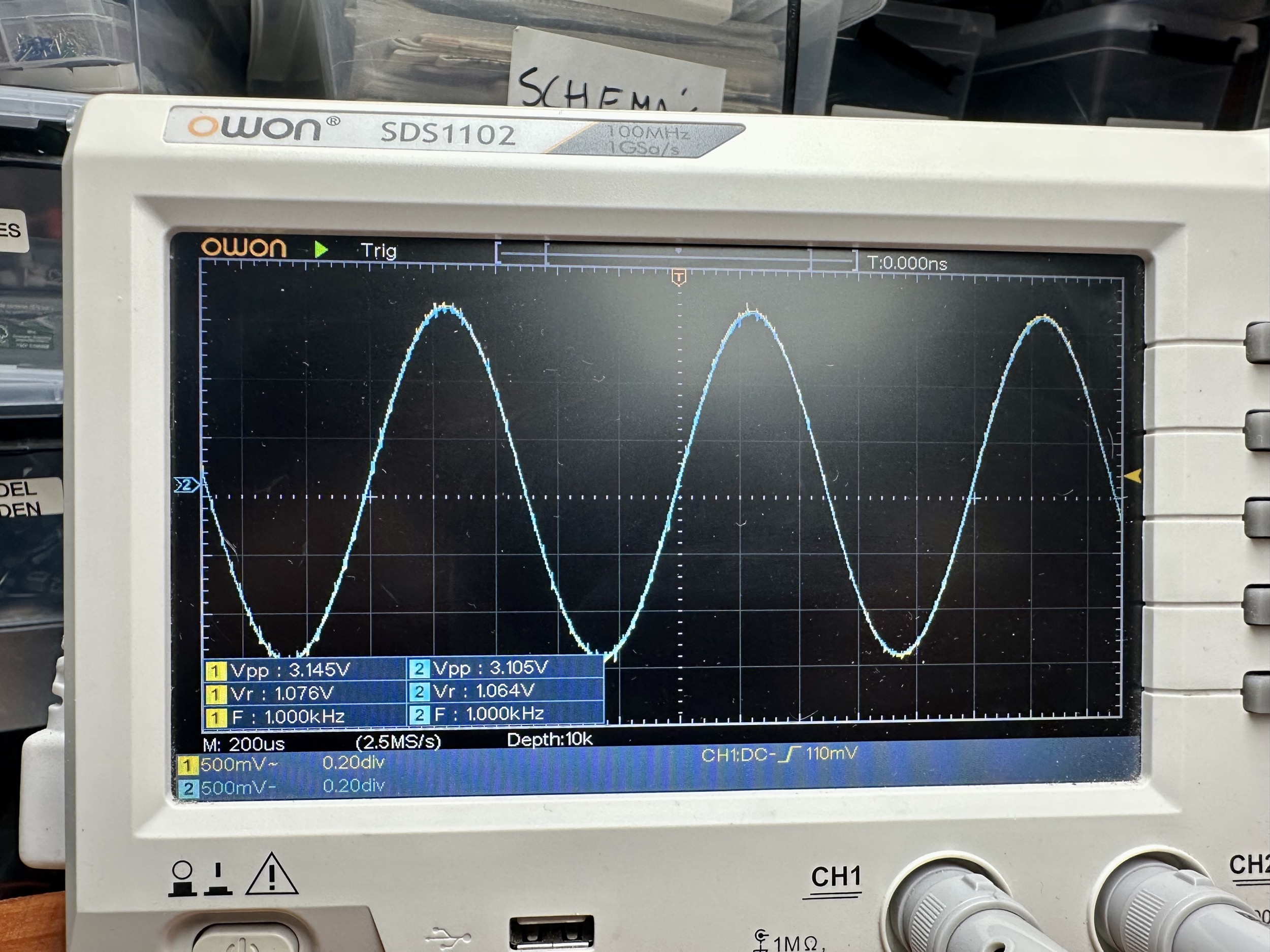 Oscilloscoop toont: Links en rechts van Pioneer SA-9500 II zijn perfect in balans