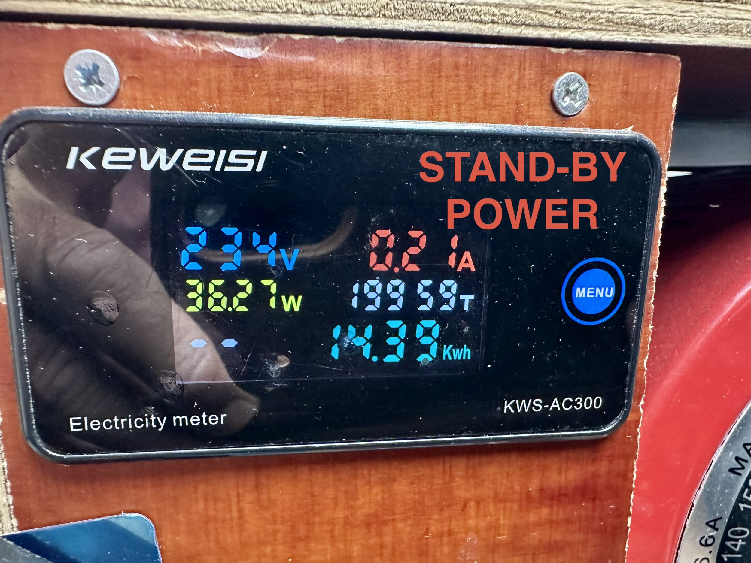 Powermeter toont vermogen van Pioneer SA-9500 II in rust van 36 watt