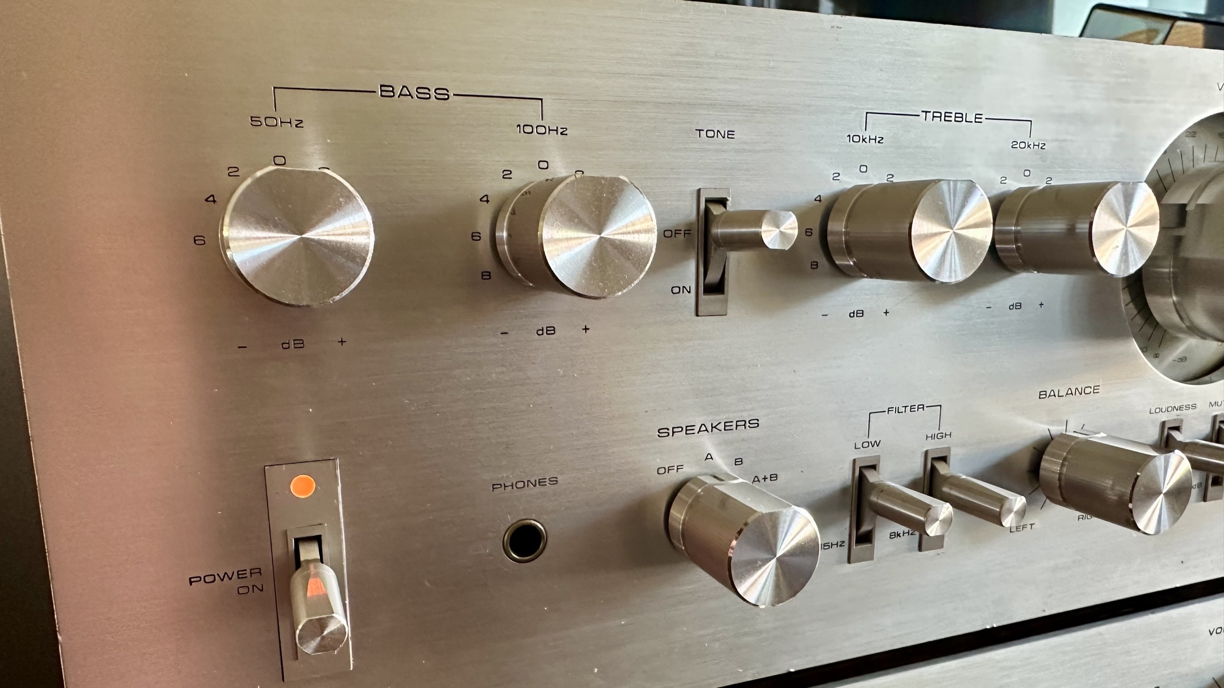 Front van Pioneer SA-9500 II