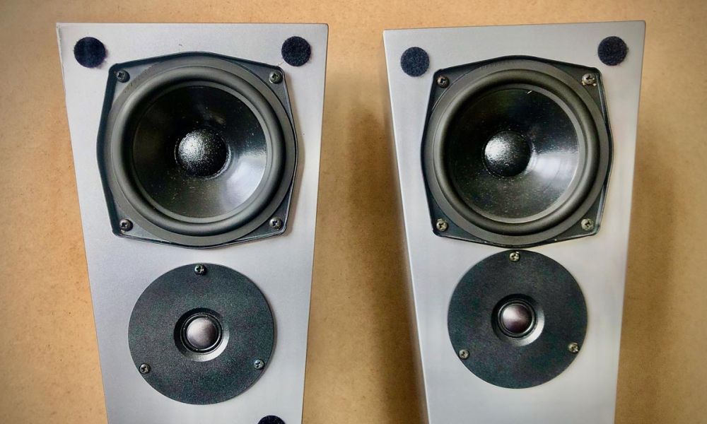 Duson speakers zilver. Hollands