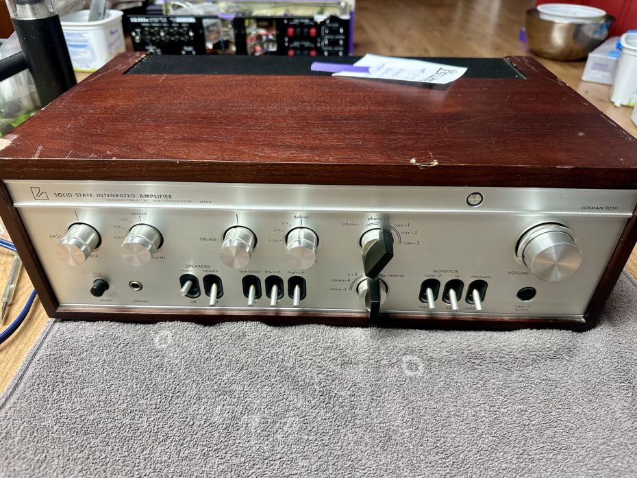 Luxman SQ 505x versterker open ter reparatie