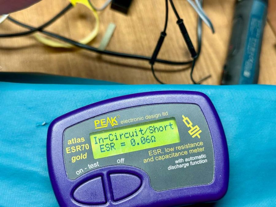 Relais contactweerstand meten.