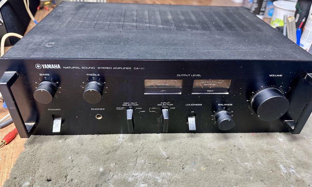 Yamaha CA-V1 versterker ter reparatie