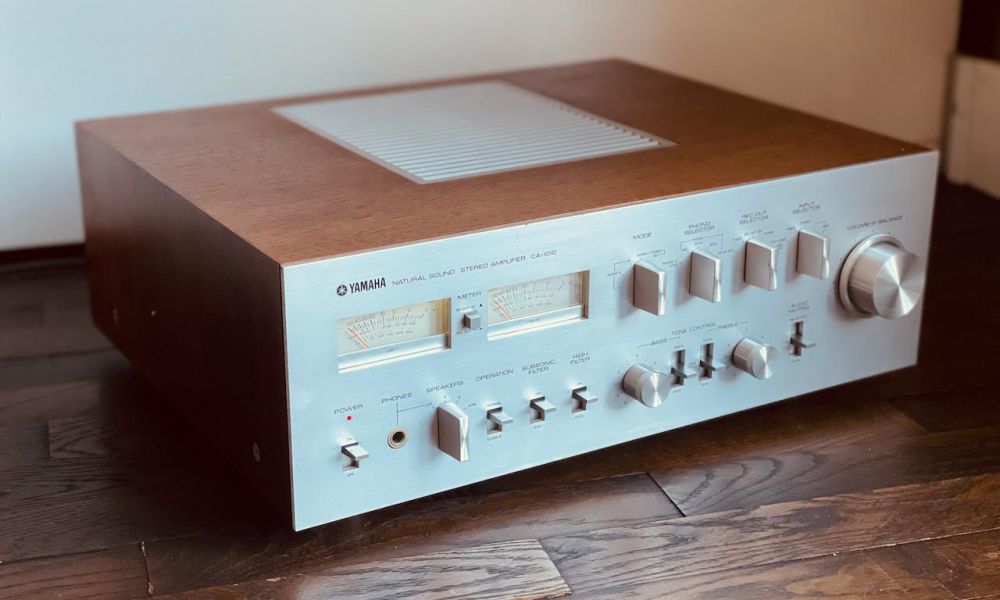 Yamaha CA-1010 versterker gerepareerd en voorzien van nieuwe condensatoren