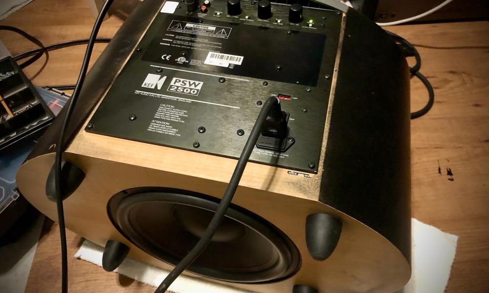KEF subwoofer reparatie