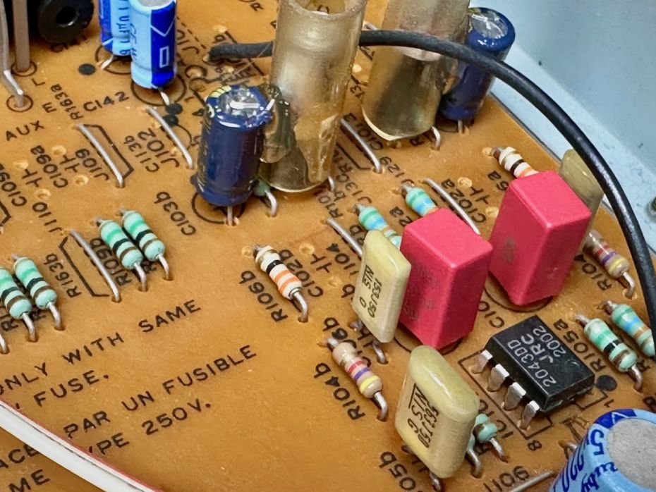 Luxman L200 versterker recap en service