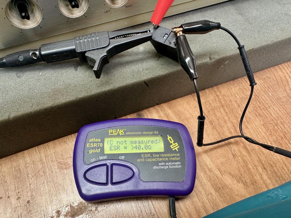 Luidspreker Relais is vies