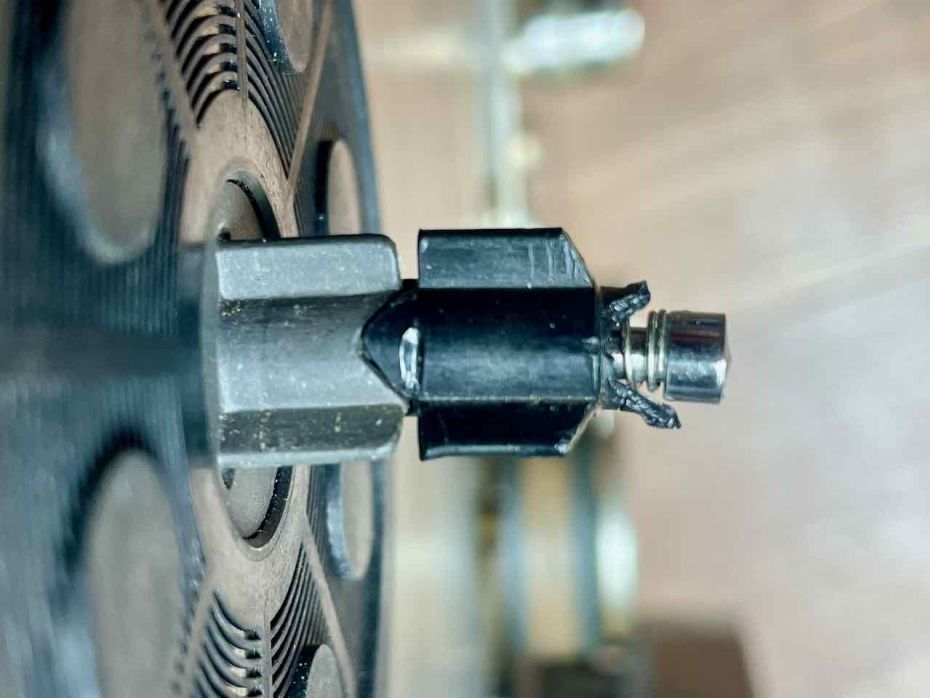 Defecte bandrecorder wandhouder