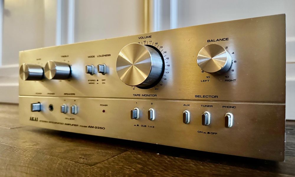 Akai AM-2250 versterker STK463 defect